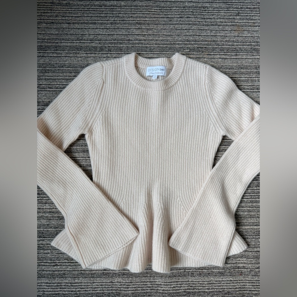 Design 360 Cashmere size small